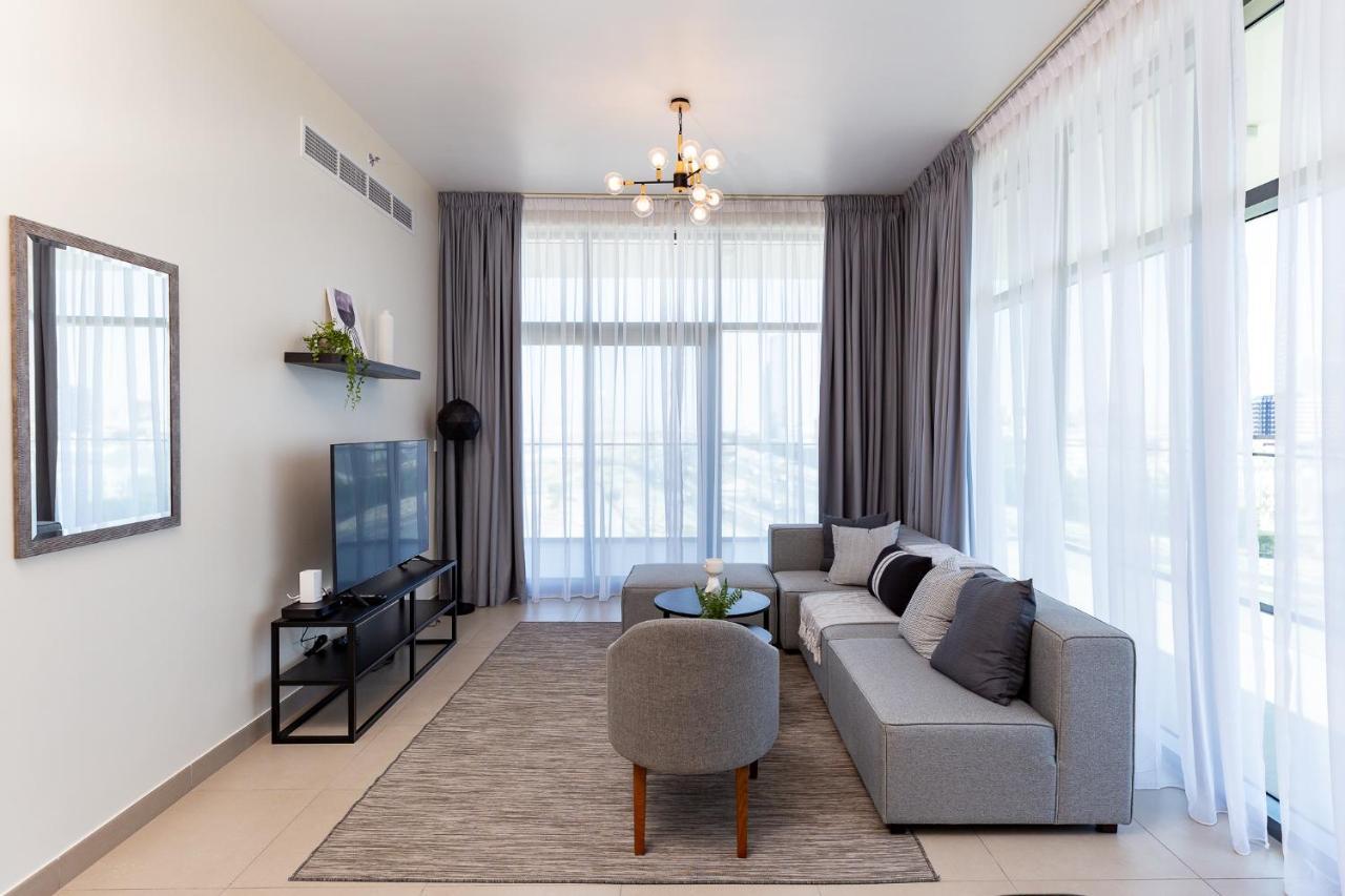 Amazing Deal! Stunning 3br With Huge Terrace - Jvt